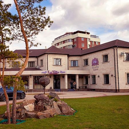 Park Hotel 卡拉甘达 外观 照片