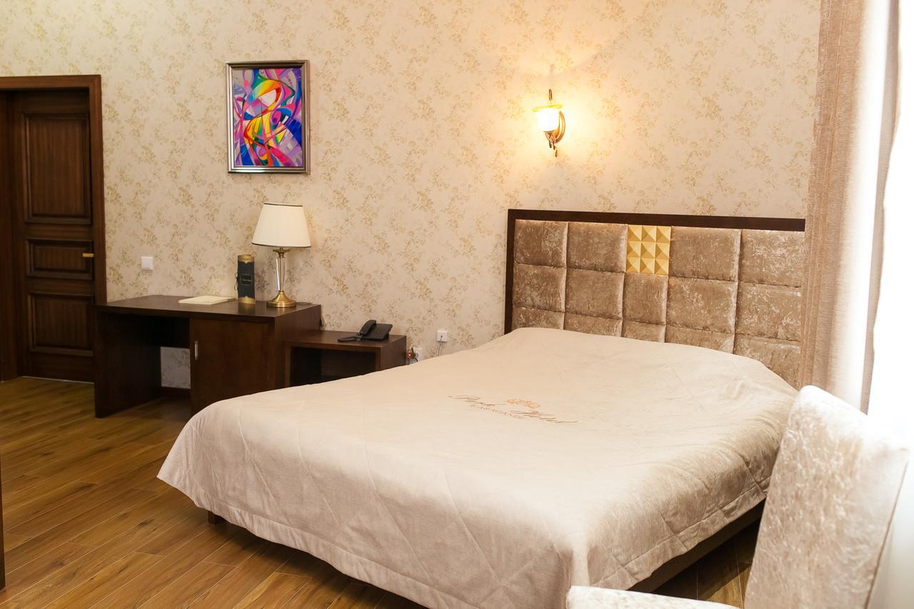 Park Hotel 卡拉甘达 外观 照片