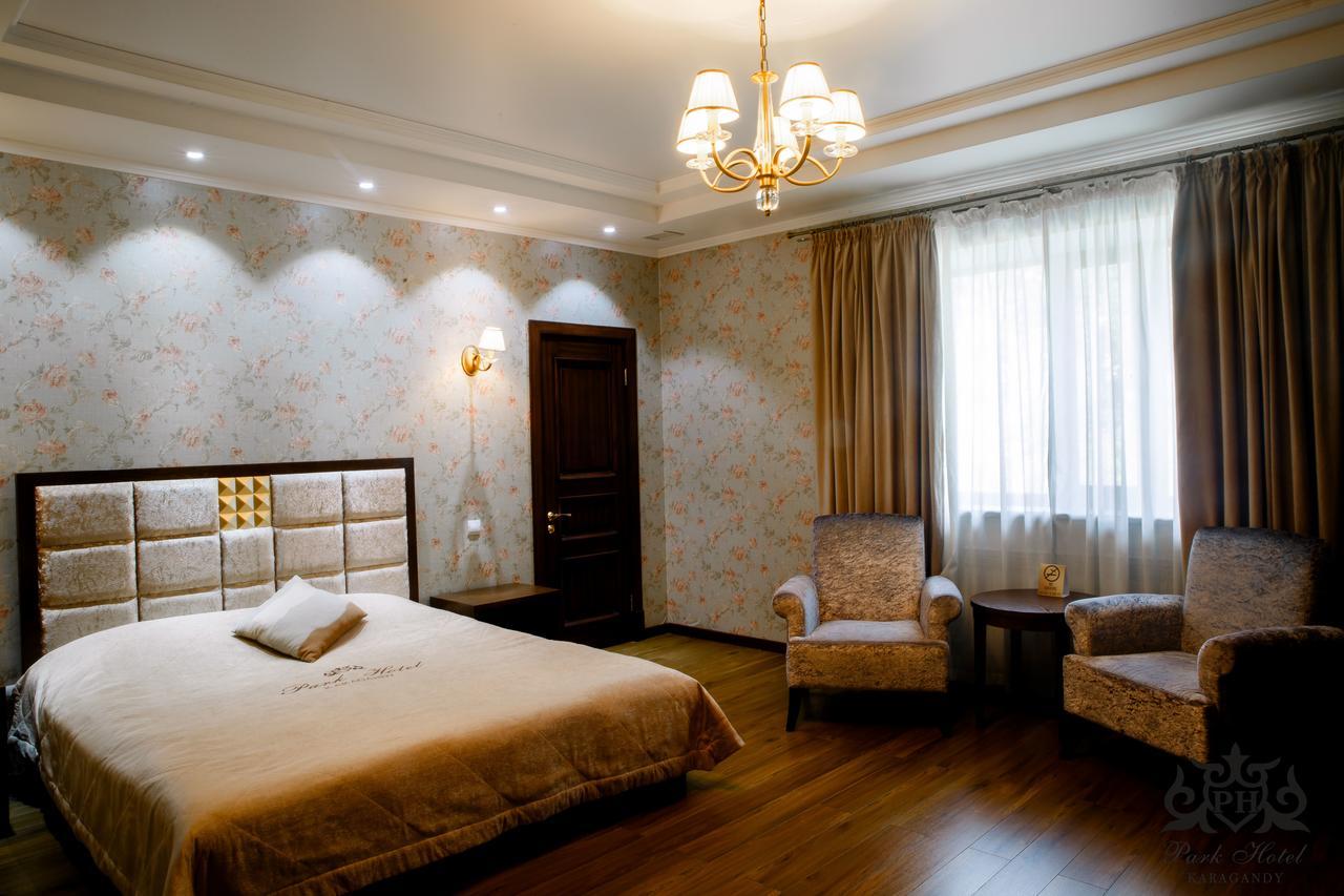 Park Hotel 卡拉甘达 外观 照片